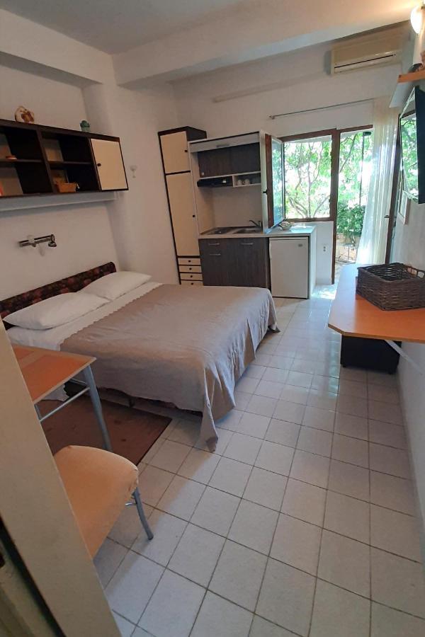Apartments By The Sea Seget Vranjica, Trogir - 7508 Exterior foto
